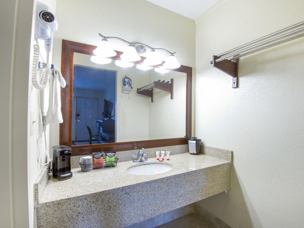 Econo Lodge فورست سيتي المظهر الخارجي الصورة