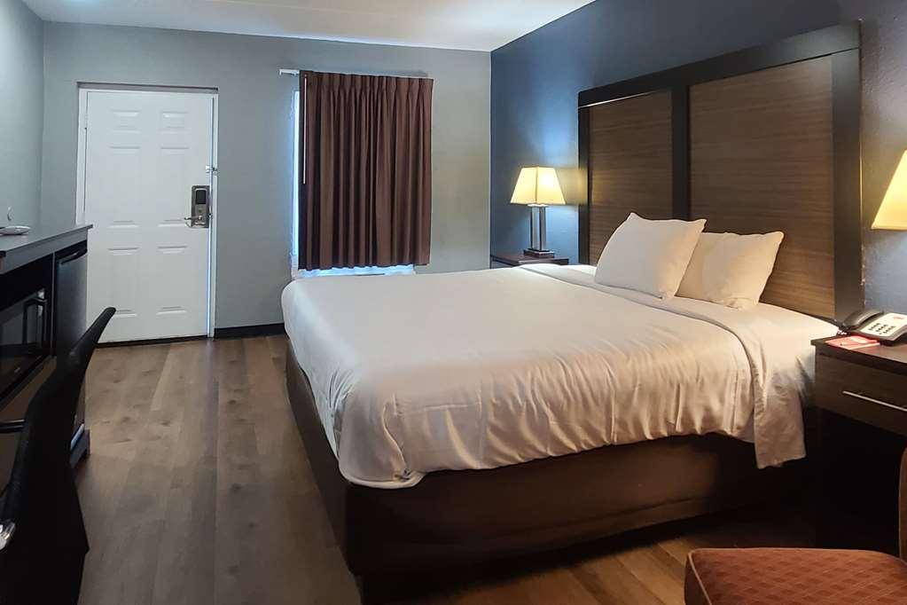 Econo Lodge فورست سيتي الغرفة الصورة