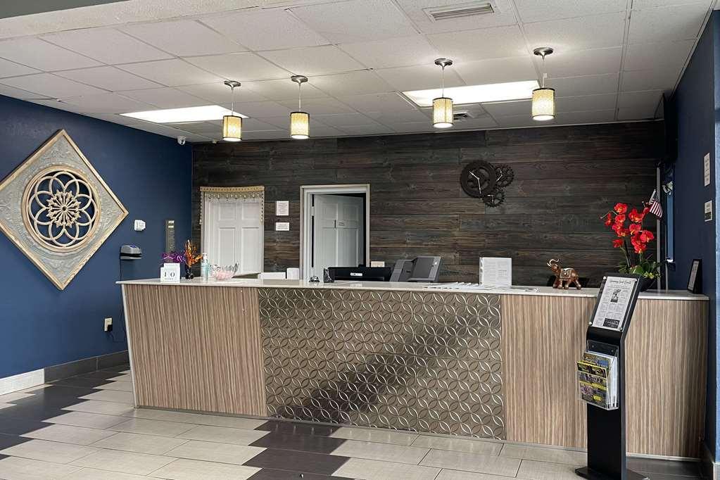Econo Lodge فورست سيتي المظهر الداخلي الصورة